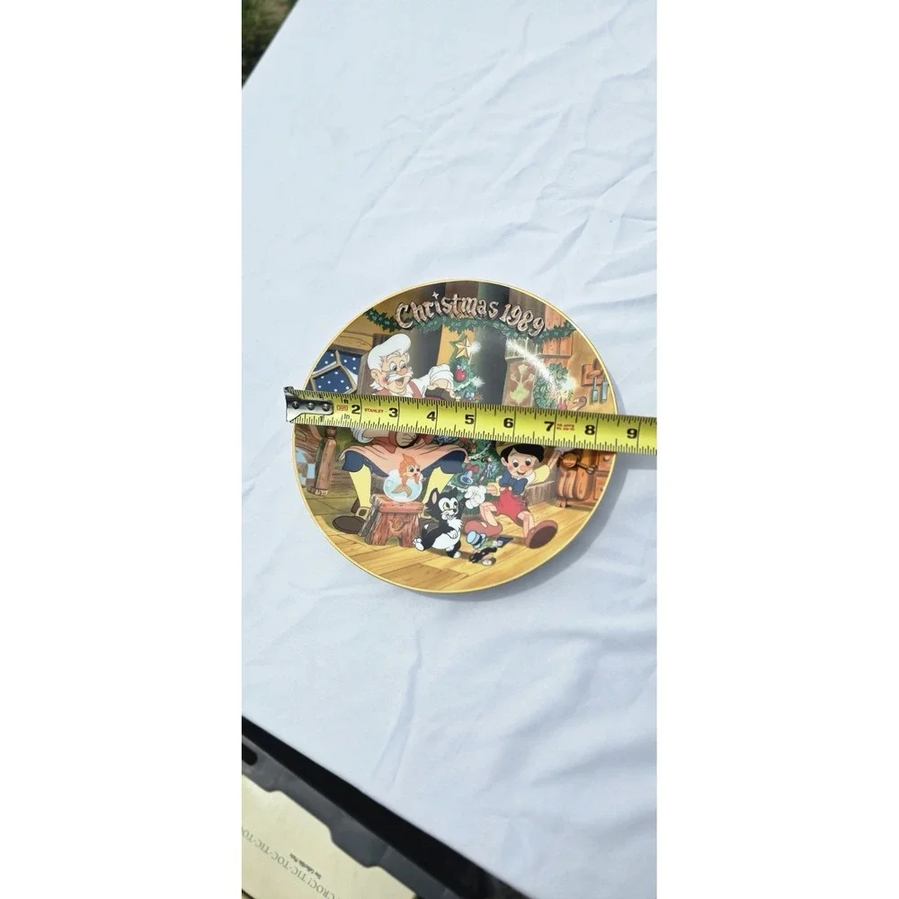 Limited Editions Disney 1989 Christmas Plate Fifth Edition 